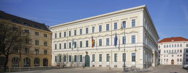 Das Gebäude des Innen-Ministeriums in München Das Gebäude des Innen-Ministeriums in München