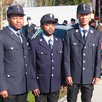 Vier Migranten bei der Freiwilligen Feuerwehr Vier Migranten bei der Freiwilligen Feuerwehr